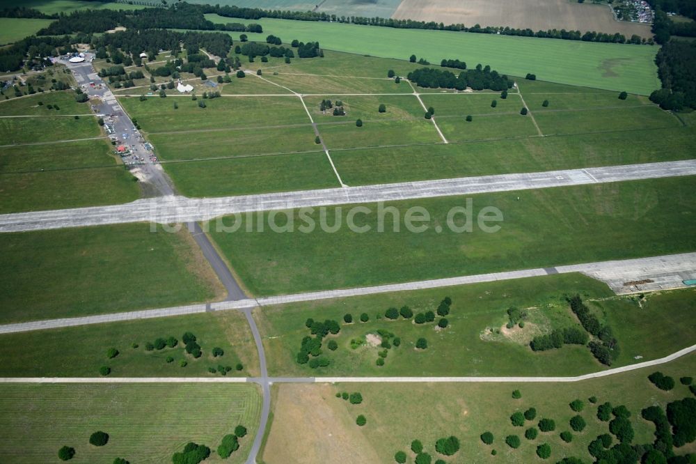 Luftbild Lärz - Flugplatz der Flugplatz Müritz Airpark in Lärz im Bundesland Mecklenburg-Vorpommern, Deutschland