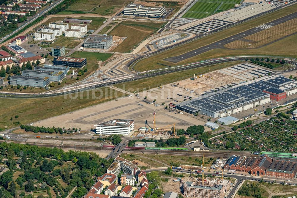 Luftaufnahme Freiburg im Breisgau - Flugplatz in Freiburg im Breisgau und Messegelände im Bundesland Baden-Württemberg, Deutschland