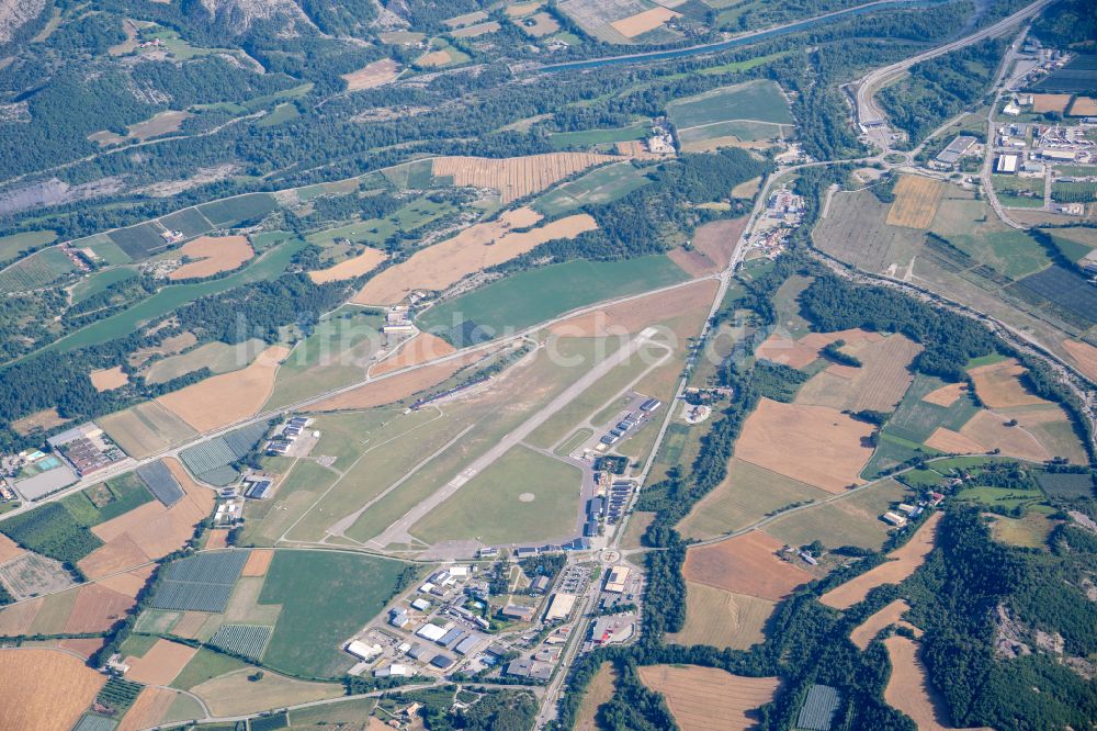 Luftbild Tallard - Flugplatz Gap in Tallard in Provence-Alpes-Cote d'Azur, Frankreich