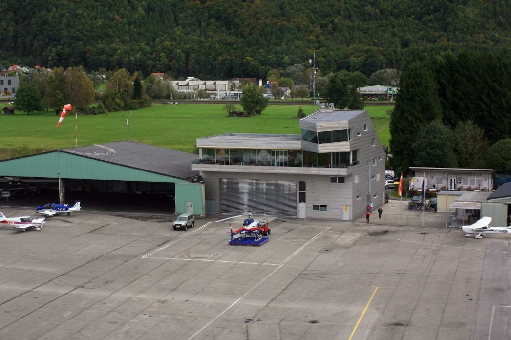Hohenems aus der Vogelperspektive: Flugplatz Hohenems-Dornbirn LOIH in Hohenems in Vorarlberg, Österreich