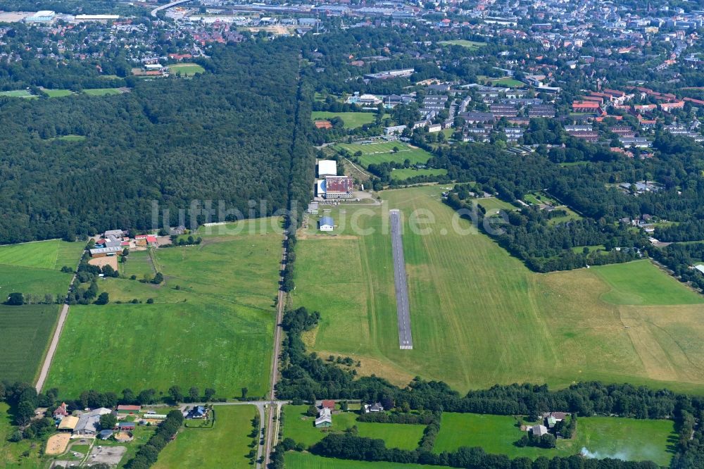 Neumünster von oben - Flugplatz in Neumünster im Bundesland Schleswig-Holstein, Deutschland
