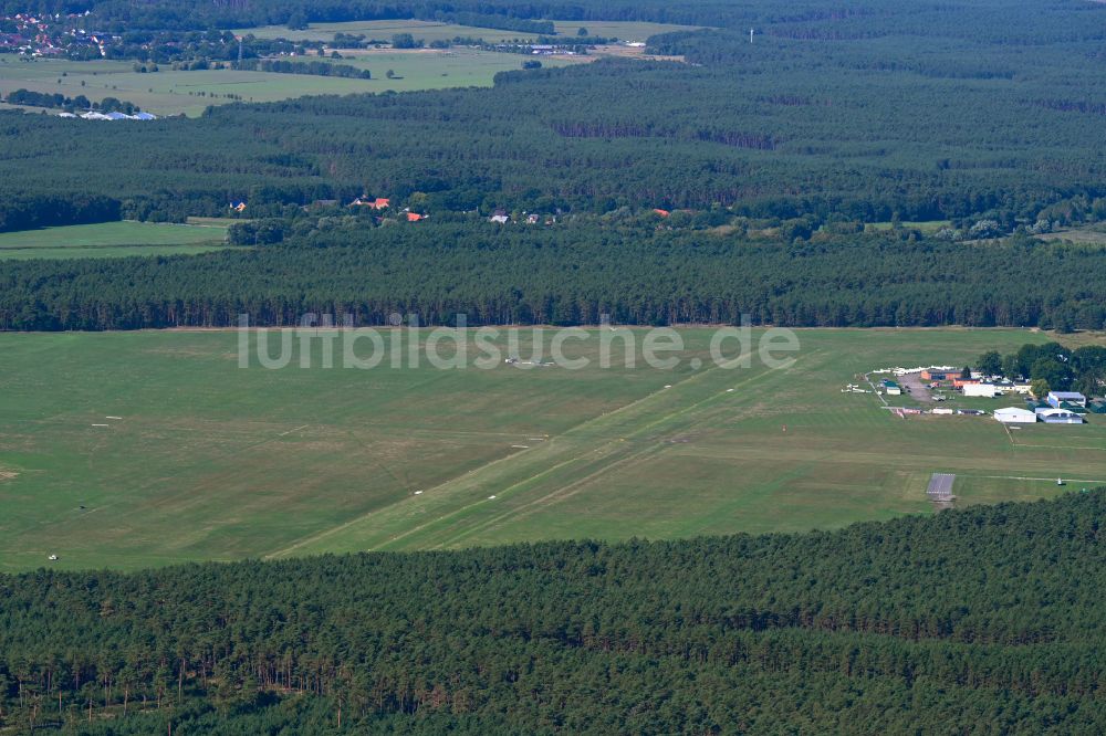 Luftbild Neustadt-Glewe - Flugplatz in Neustadt-Glewe im Bundesland Mecklenburg-Vorpommern, Deutschland