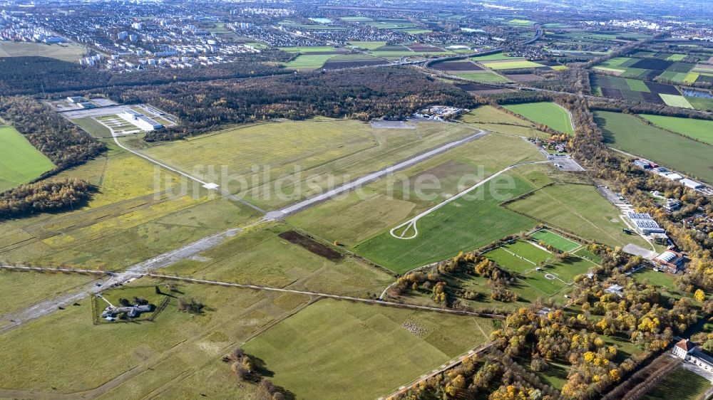 Oberschleißheim aus der Vogelperspektive: Flugplatz in Oberschleißheim im Bundesland Bayern, Deutschland