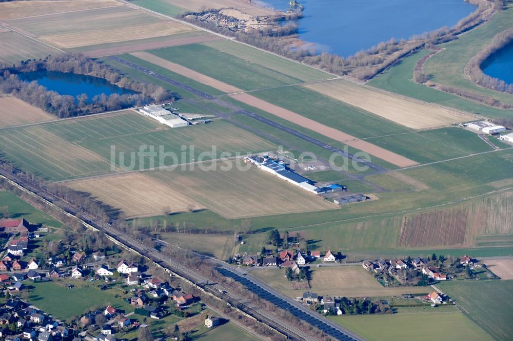 Luftaufnahme Porta Westfalica - Flugplatz in Porta Westfalica im Bundesland Nordrhein-Westfalen, Deutschland