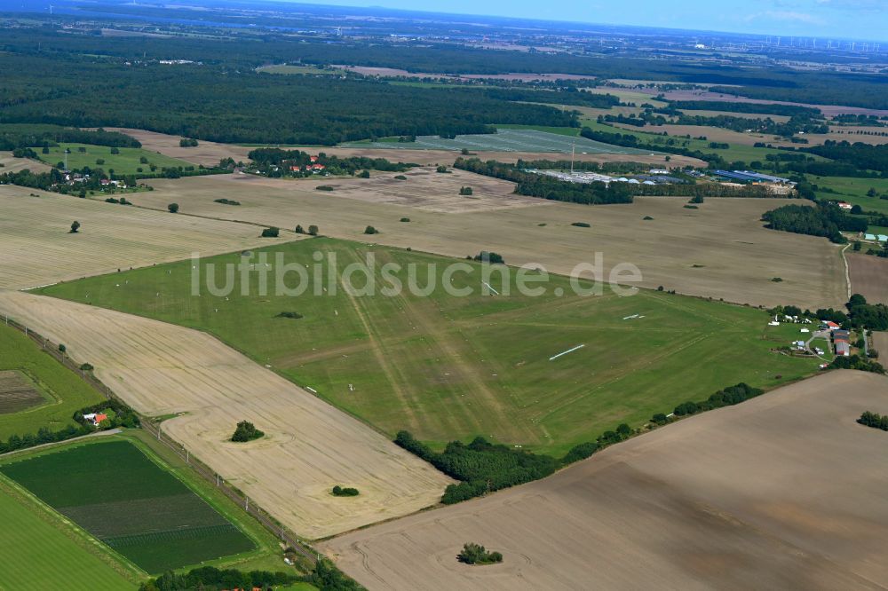 Mönchhagen aus der Vogelperspektive: Flugplatz Purkshof in Mönchhagen im Bundesland Mecklenburg-Vorpommern, Deutschland
