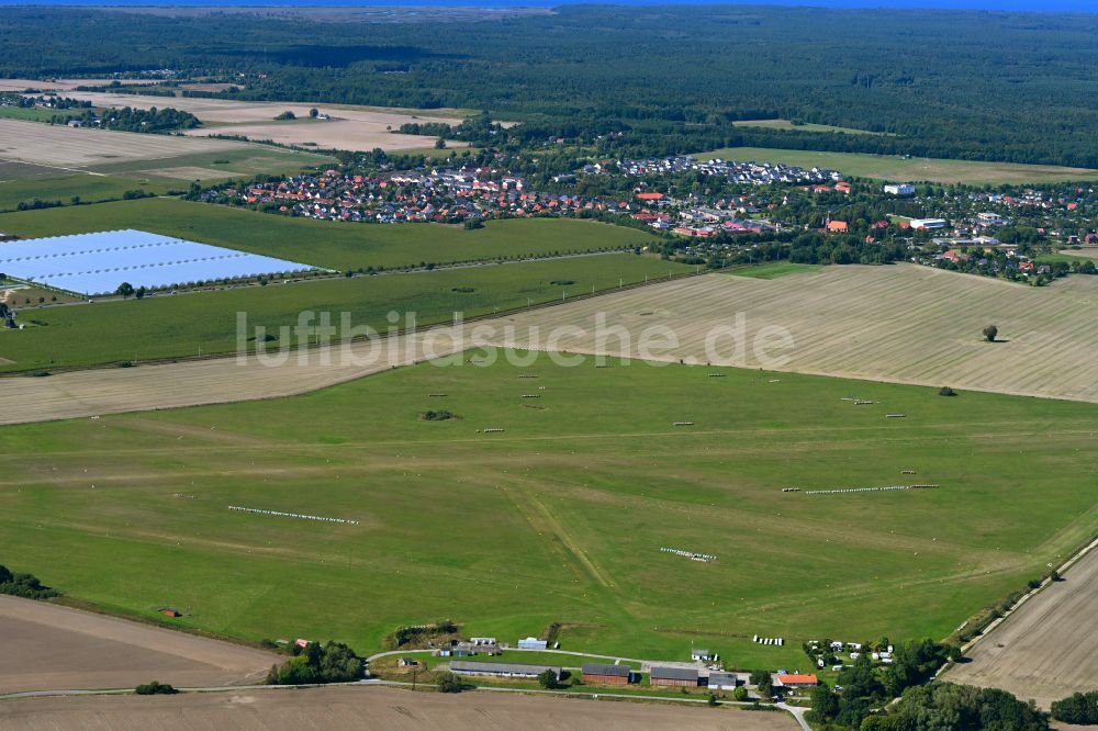 Luftbild Mönchhagen - Flugplatz Purkshof in Mönchhagen im Bundesland Mecklenburg-Vorpommern, Deutschland