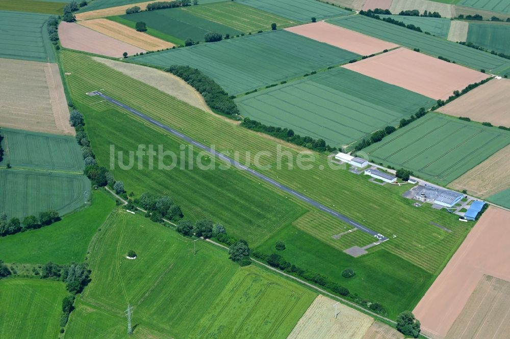 Rinteln aus der Vogelperspektive: Flugplatz in Rinteln im Bundesland Niedersachsen, Deutschland