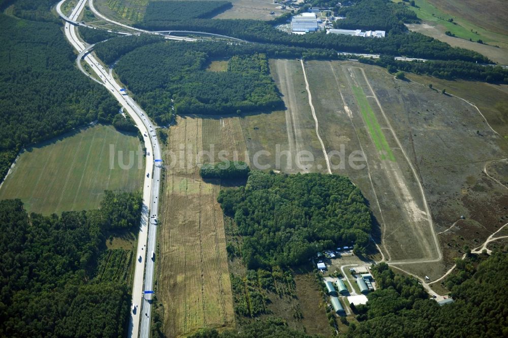 Luftaufnahme Saarmund - Flugplatz in Saarmund im Bundesland Brandenburg, Deutschland