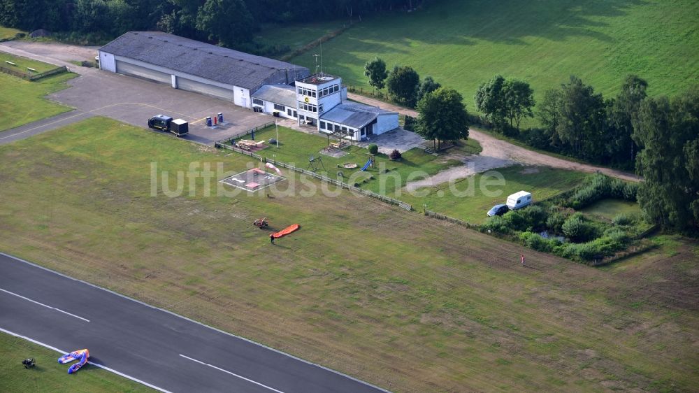 Gerdau aus der Vogelperspektive: Flugplatz Uelzen in Gerdau im Bundesland Niedersachsen, Deutschland