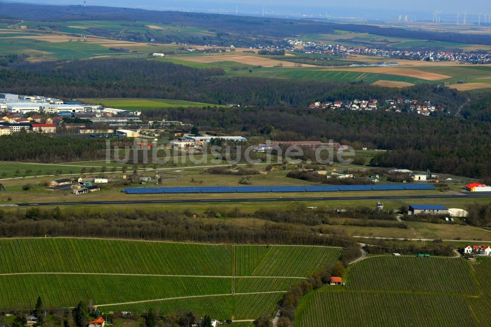 Würzburg aus der Vogelperspektive: Flugplatz Würzburg-Schenkenturm mit Photovoltaikanlage in Würzburg im Bundesland Bayern, Deutschland
