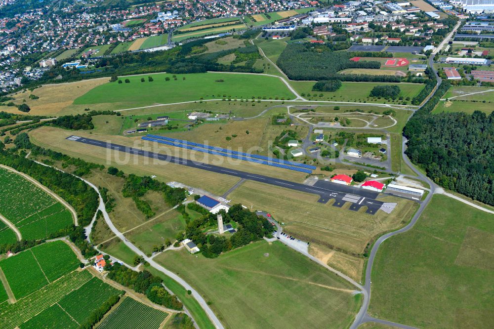 Würzburg aus der Vogelperspektive: Flugplatz Würzburg-Schenkenturm mit Photovoltaikanlage in Würzburg im Bundesland Bayern, Deutschland