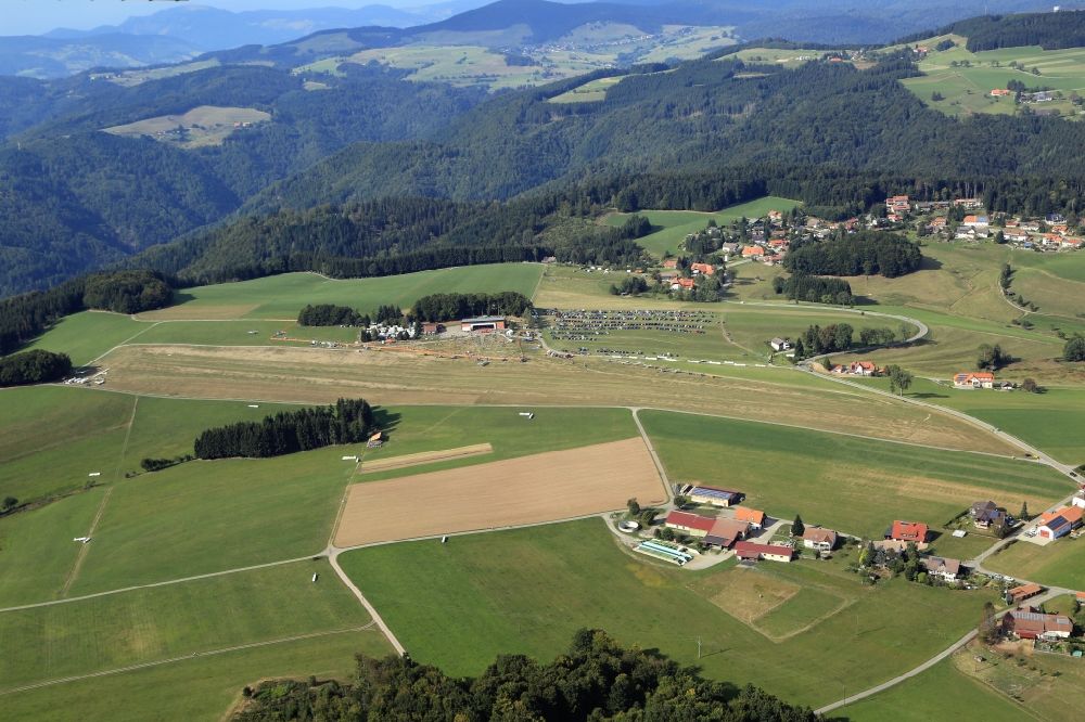 Luftaufnahme Rickenbach - Flugtag auf dem Segelflugplatz der Luftsportgemeinschaft Hotzenwald in Rickenbach im Bundesland Baden-Württemberg