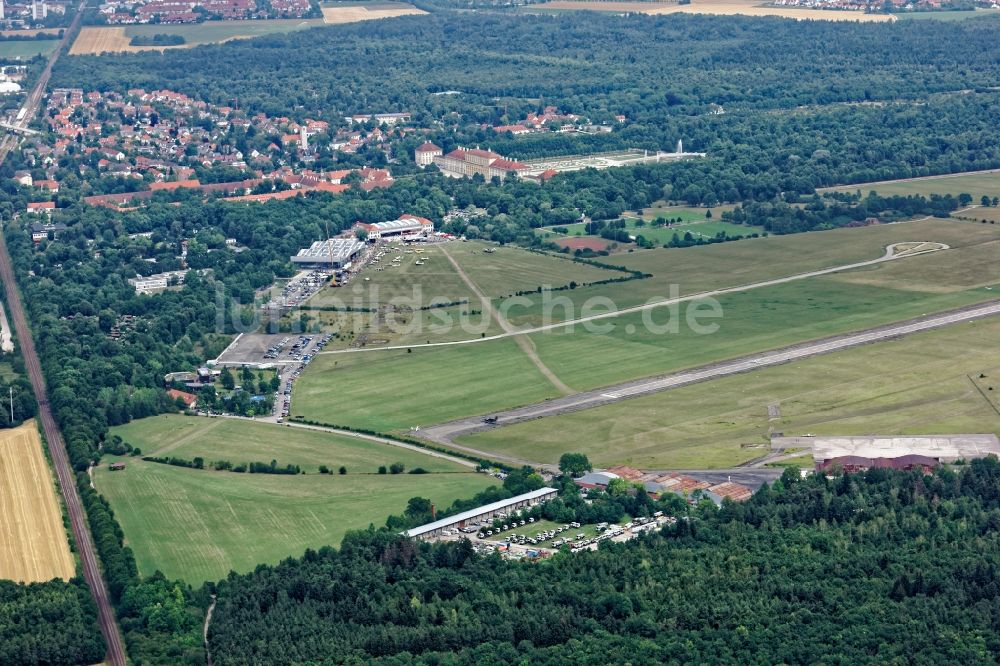 Luftaufnahme Oberschleißheim - Flugwerft und Flugplatz Schleißheim beim Jubiläums Fly-In in Oberschleißheim im Bundesland Bayern