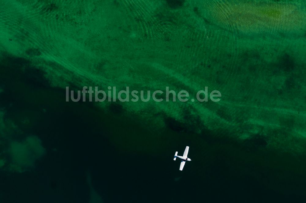 Reichenau von oben - Flugzeug im Fluge über dem Wolmatinger Ried - Untersee - Gnadensee in Reichenau im Bundesland Baden-Württemberg, Deutschland