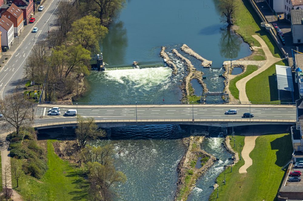 Hagen von oben - Fluß - Brückenbauwerk über die Lenne in Hagen im Bundesland Nordrhein-Westfalen, Deutschland