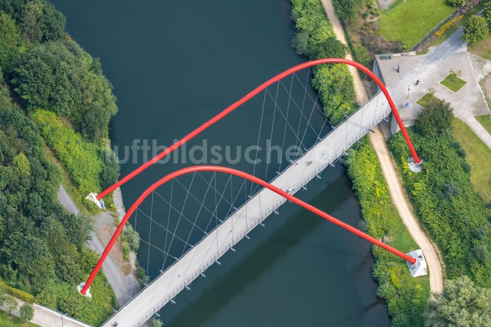 Luftbild Gelsenkirchen - Fluss - Brückenbauwerk über den Rhein-Herne-Kanal im Ortsteil Horst in Gelsenkirchen im Bundesland Nordrhein-Westfalen, Deutschland