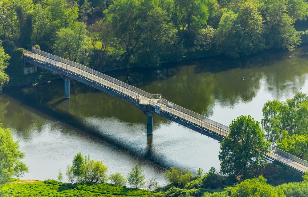 Luftbild Witten - Fluß - Brückenbauwerk über die Ufer der Ruhr in Witten im Bundesland Nordrhein-Westfalen, Deutschland