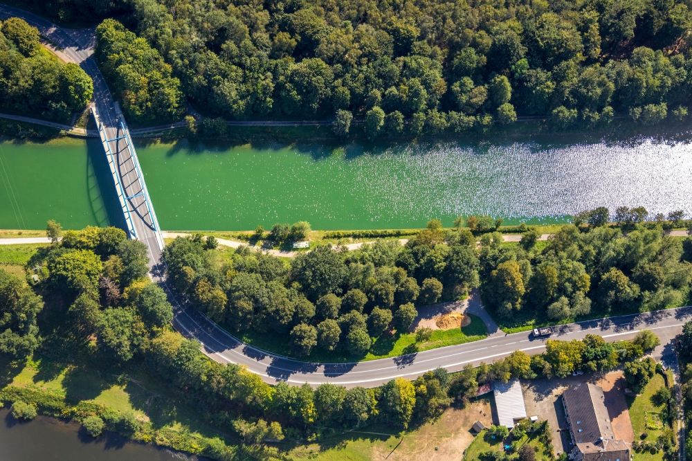 Luftaufnahme Hünxe - Fluß - Brückenbauwerk über den Wesel-Datteln-Kanal in Hünxe im Bundesland Nordrhein-Westfalen, Deutschland