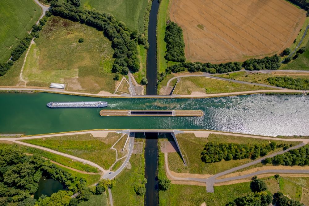 Luftaufnahme Olfen - Fluß - Brückenbauwerk der Kanalbrücke Lippe Neue Fahrt im Ortsteil Sülsen in Olfen im Bundesland Nordrhein-Westfalen, Deutschland