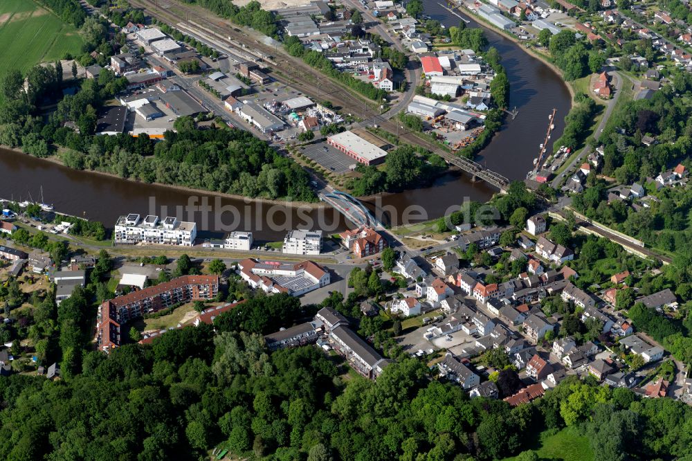Luftaufnahme Bremen - Fluß - Brückenbauwerk Lesumbrücke über dem Fluss Lesum im Ortsteil Burglesum im Norden von Bremen