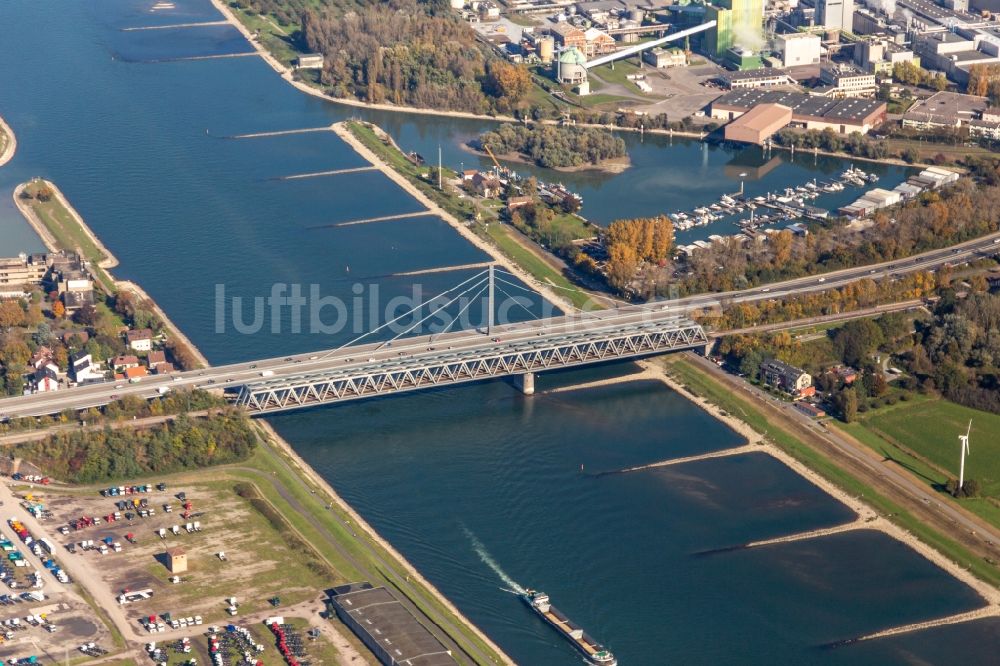 Luftbild Karlsruhe - Fluß - Brückenbauwerke für Bahn und B10 über den Rhein bei Maxau im Ortsteil Knielingen in Karlsruhe im Bundesland Baden-Württemberg, Deutschland