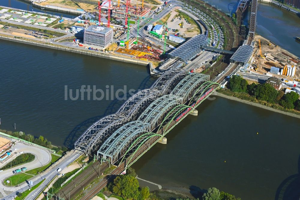 Hamburg aus der Vogelperspektive: Fluß - Brückenbauwerk der Elbbrücken - Norderelbbrücke - Freihafenelbbrücke über die Ufer der Elbe in Hamburg
