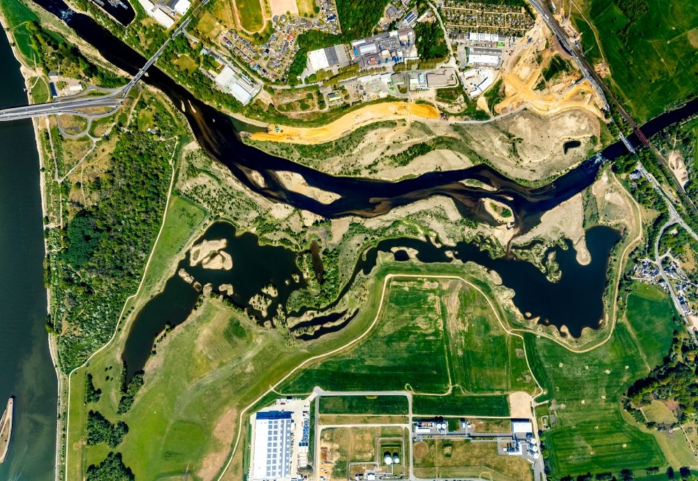 Wesel aus der Vogelperspektive: Fluss- Delta und Mündungsbereich der Lippe bei Wesel im Bundesland Nordrhein-Westfalen, Deutschland