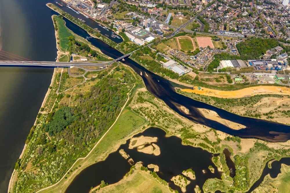 Wesel aus der Vogelperspektive: Fluss- Delta und Mündungsbereich der Lippe in Wesel im Bundesland Nordrhein-Westfalen, Deutschland