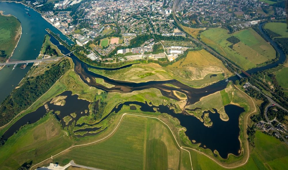 Luftaufnahme Wesel - Fluß- Delta und Strom- Mündung des Flusses Lippe in Wesel im Bundesland Nordrhein-Westfalen
