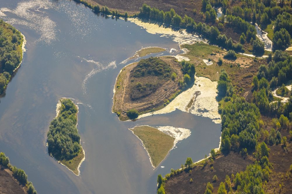 Wesel aus der Vogelperspektive: Fluß- Delta und Strom- Mündung des Flusses Lippe in Wesel im Bundesland Nordrhein-Westfalen