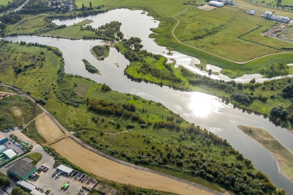 Wesel von oben - Fluß- Delta und Strom- Mündung des Flusses Lippe in Wesel im Bundesland Nordrhein-Westfalen
