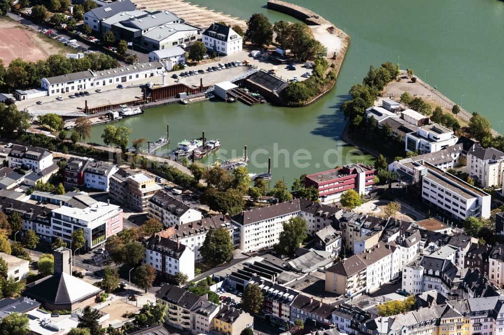 Koblenz aus der Vogelperspektive: Fluß- Delta und Strom- Mündung in die Mosel in Koblenz im Bundesland Rheinland-Pfalz, Deutschland