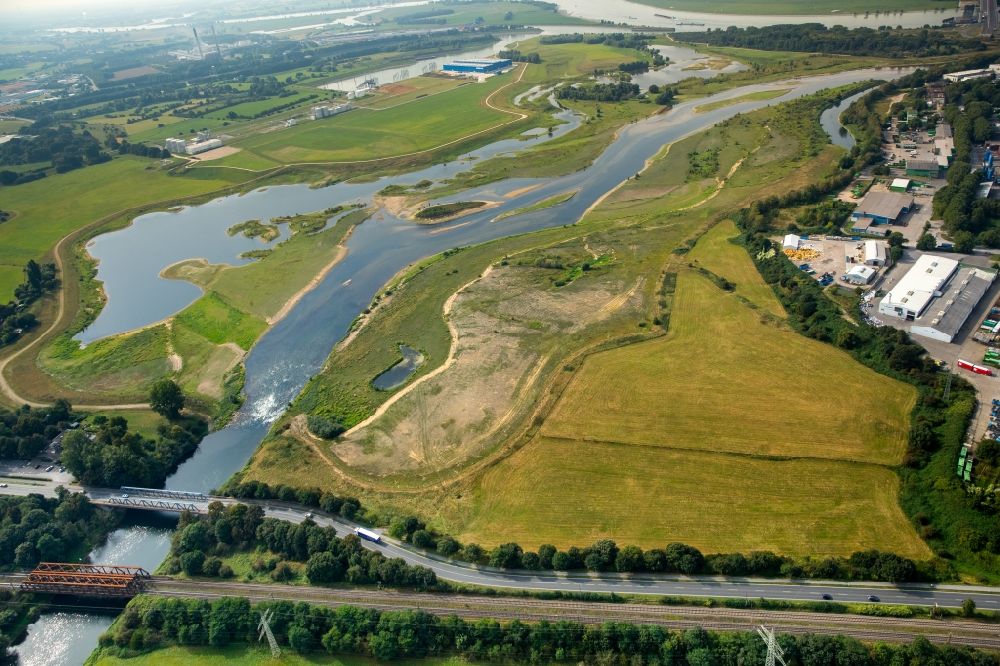 Luftbild Wesel - Fluß- Delta und Strom- Mündung im Nationalen Schutzgebiet Lippemündungsraum in Wesel im Bundesland Nordrhein-Westfalen