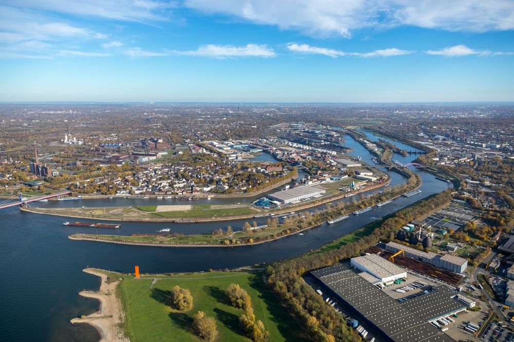 Luftaufnahme Duisburg - Fluß- Delta und Strom- Mündung zwischen Ruhr und Rhein im Ortsteil Homberg-Ruhrort-Baerl in Duisburg im Bundesland Nordrhein-Westfalen, Deutschland