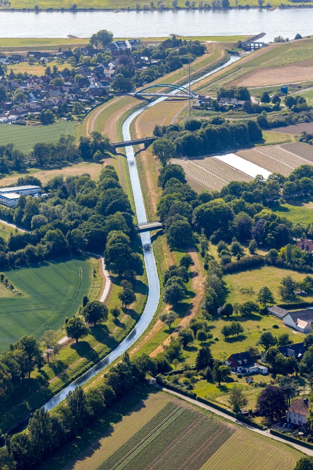 Luftbild Am Stapp - Fluss- Mündung der Emscher in den Rhein Am Stapp im Bundesland Nordrhein-Westfalen, Deutschland