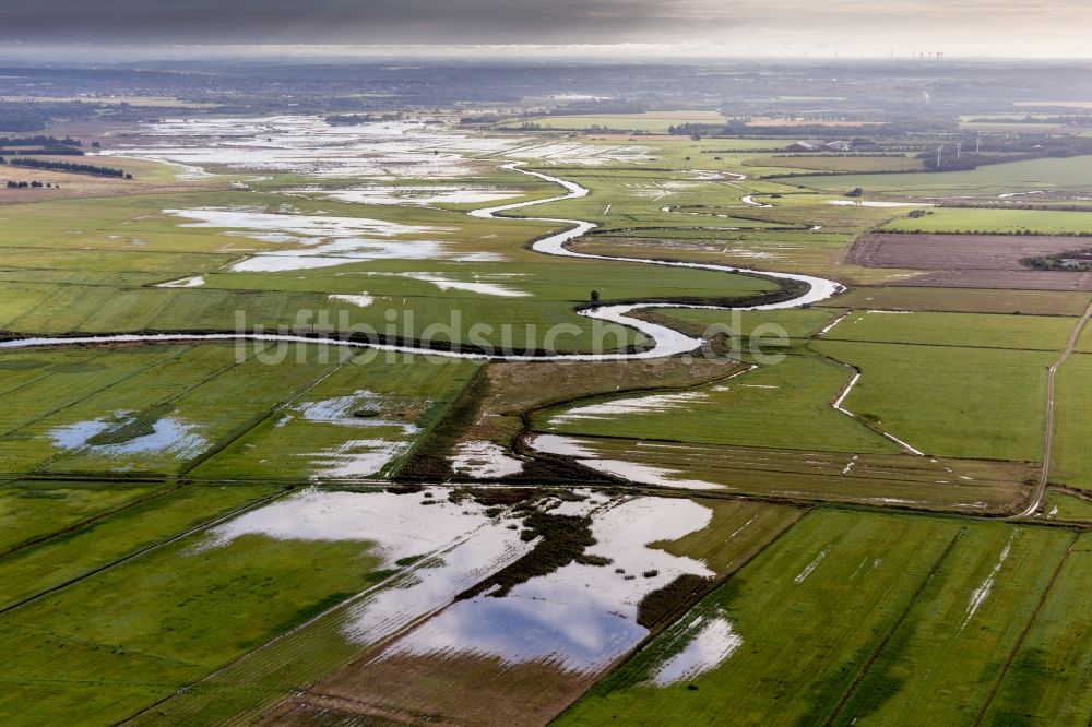 Luftbild Varde - Fluß-Mündung der Varde in die Ho-Bucht der Nordsee in Varde in Süd Dänemark