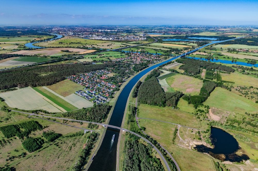Luftbild Hohenwarthe - Flußbrücke Elbe-Havel-Kanal / Elbe in Hohenwarthe im Bundesland Sachsen-Anhalt, Deutschland