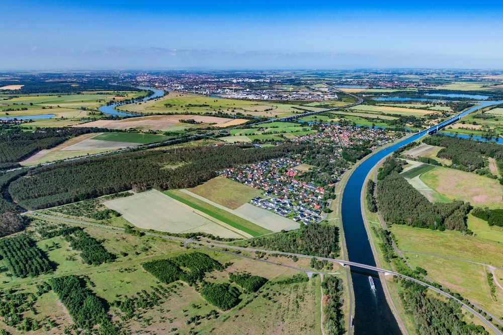 Luftaufnahme Hohenwarthe - Flußbrücke Elbe-Havel-Kanal / Elbe in Hohenwarthe im Bundesland Sachsen-Anhalt, Deutschland