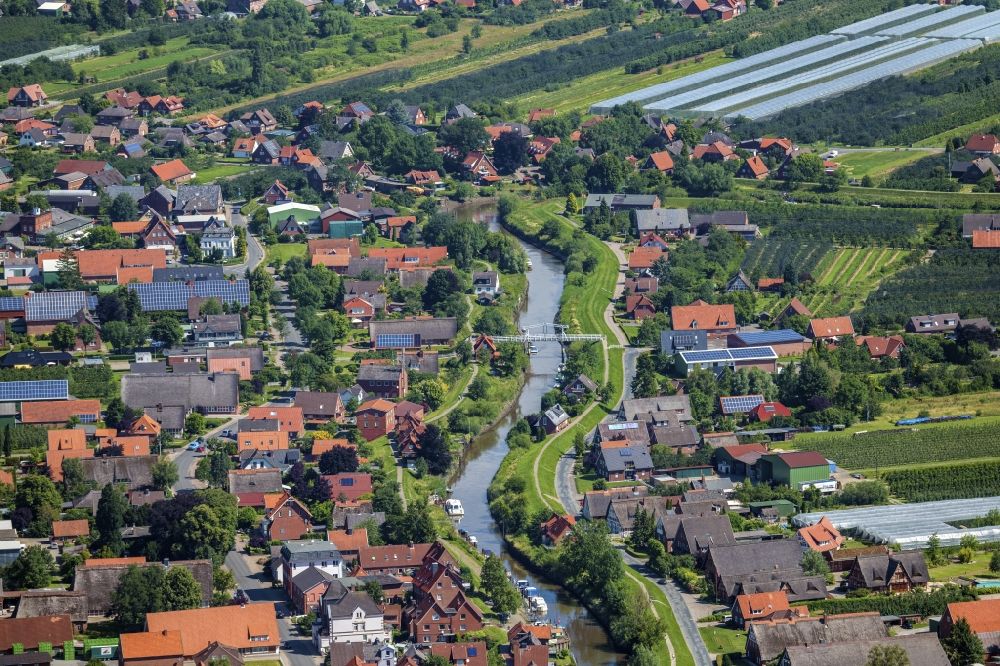 Luftaufnahme Steinkirchen - Flußbrücke Hogendiekbrücke in Steinkirchen Altes Land im Bundesland Niedersachsen, Deutschland