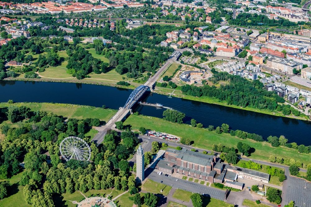 Magdeburg aus der Vogelperspektive: Flußbrücke Sternbrücke in Magdeburg im Bundesland Sachsen-Anhalt, Deutschland
