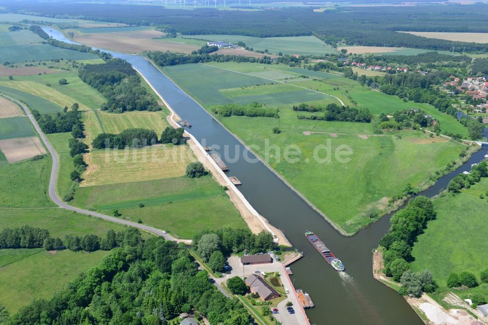 Luftaufnahme Genthin - Flussverlauf Elbe-Havel-Kanal zwischen Genthin und Bergzow im Bundesland Sachsen-Anhalt