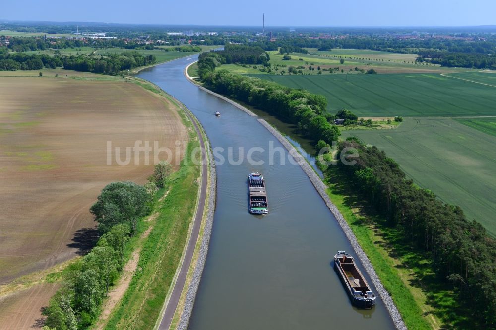 Genthin von oben - Flussverlauf Elbe-Havel-Kanal zwischen Genthin und Bergzow im Bundesland Sachsen-Anhalt