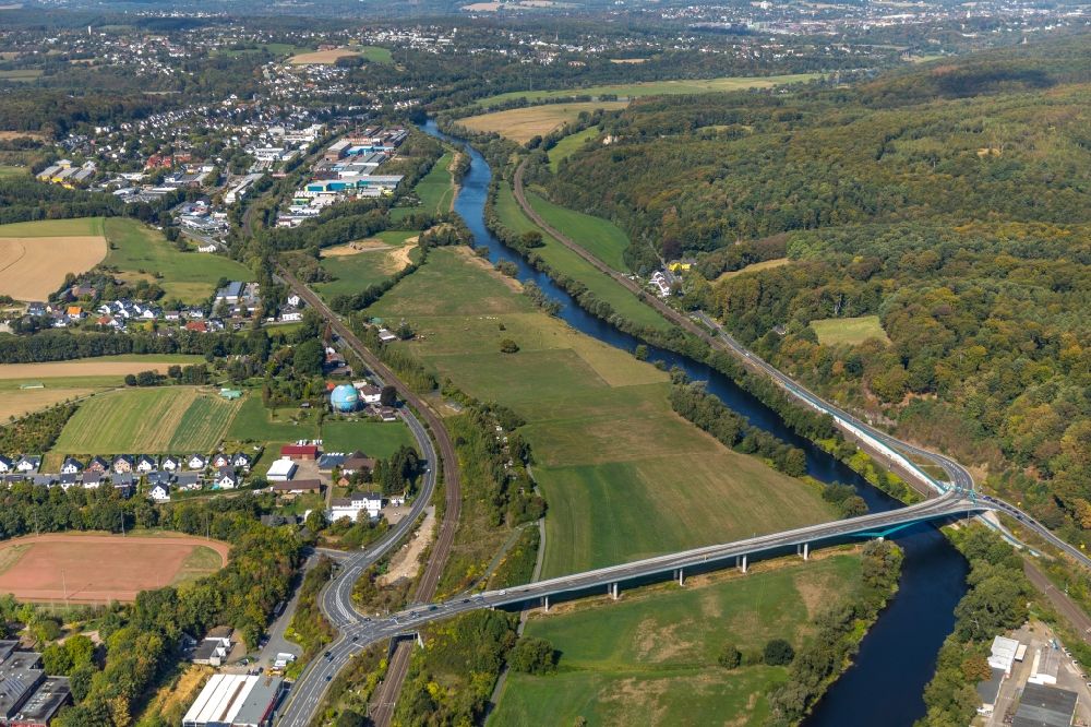 Luftbild Wetter (Ruhr) - Flußverlauf Ruhr an Ruhrbrücke unterhalb Gederner Straße - Bundesstraße B226 in Wetter (Ruhr) im Bundesland Nordrhein-Westfalen