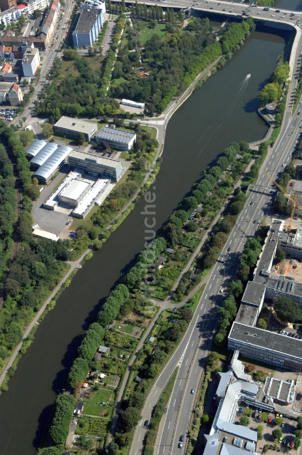 Luftaufnahme Saarbrücken - Flußverlauf der Saar durch Saarbrücken