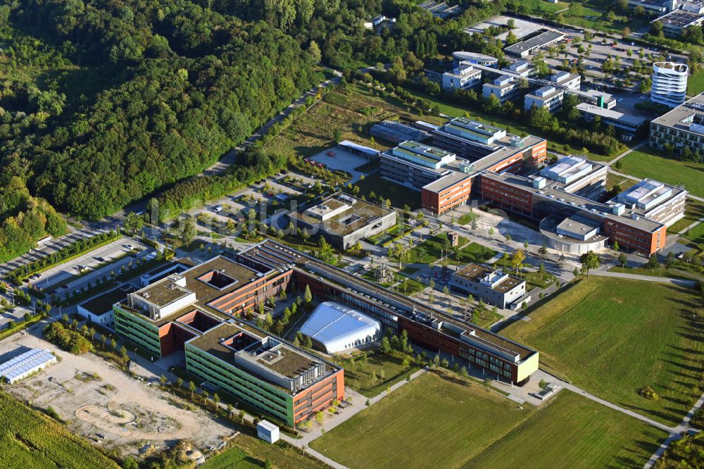 Luftbild Planegg - Forschungs- Gebäude und Bürokomplex BMC Biomedizinisches Centrum in Planegg im Bundesland Bayern, Deutschland