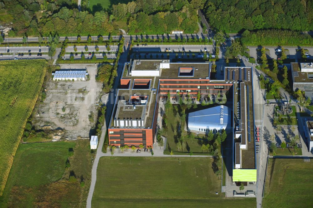 Planegg von oben - Forschungs- Gebäude und Bürokomplex BMC Biomedizinisches Centrum in Planegg im Bundesland Bayern, Deutschland