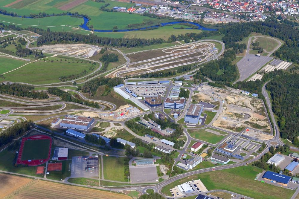 Immendingen von oben - Forschungs- Gebäude und Bürokomplex Daimler Prüf- und Technologiezentrum in Immendingen im Bundesland Baden-Württemberg, Deutschland