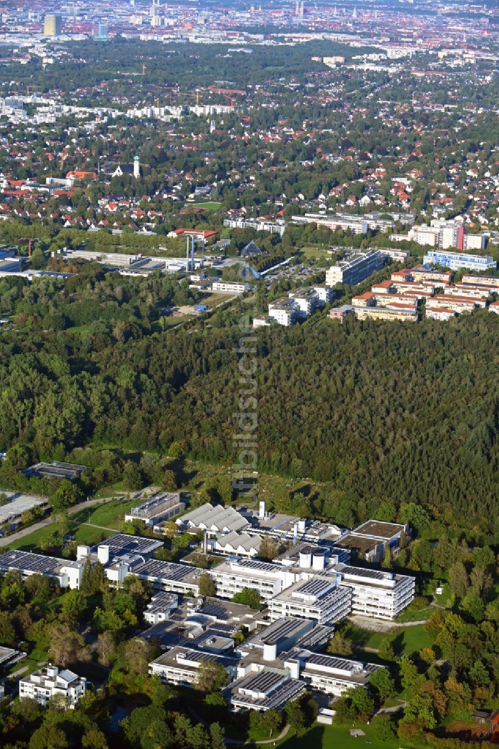 Luftaufnahme Planegg - Forschungs- Gebäude und Bürokomplex Am Klopferspitz im Ortsteil Martinsried in Planegg im Bundesland Bayern, Deutschland