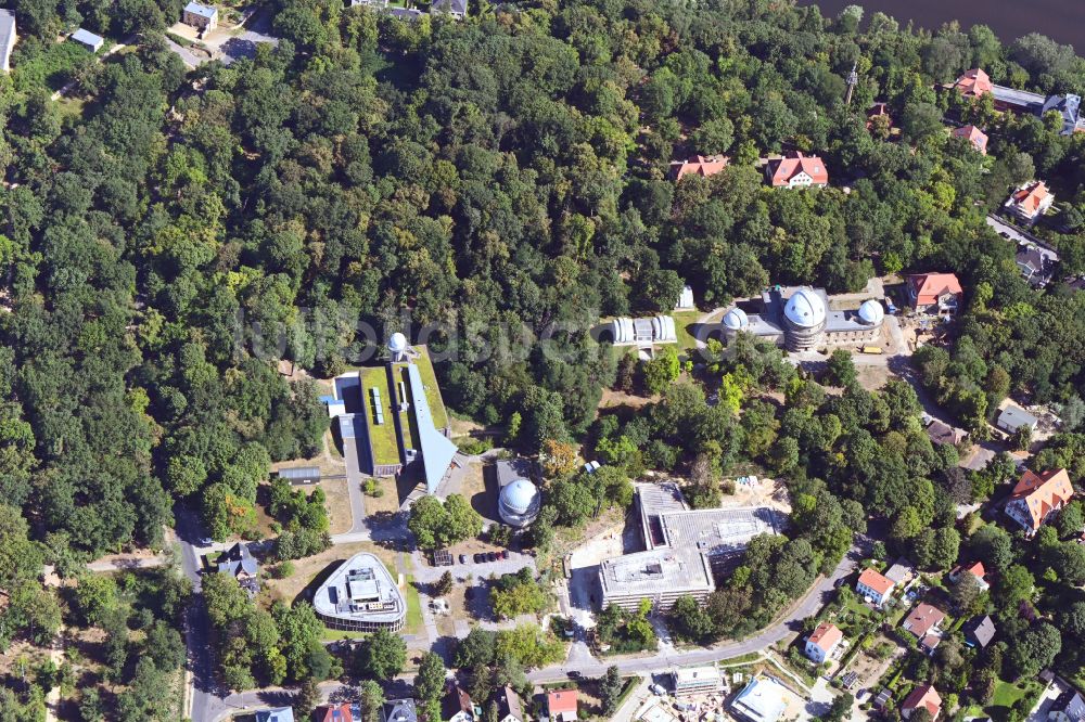 Luftbild Potsdam - Forschungs- Gebäude und Bürokomplex Leibniz-Institut für Astrophysik Potsdam in Potsdam im Bundesland Brandenburg, Deutschland