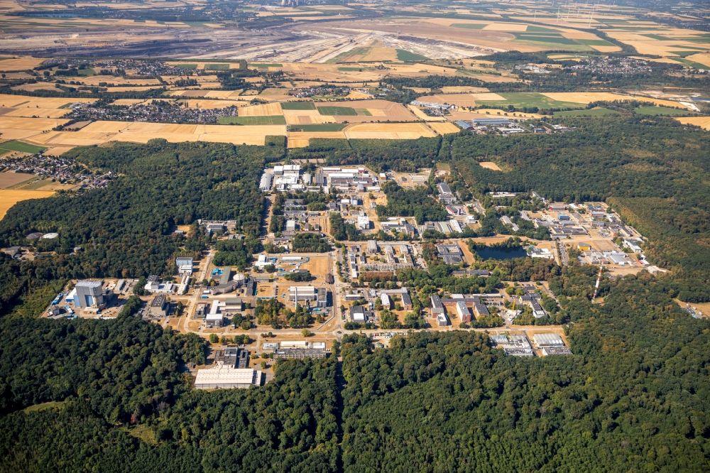 Luftaufnahme Jülich - Forschungszentrum Jülich mit Forschungs- Reaktor im Bundesland Nordrhein-Westfalen